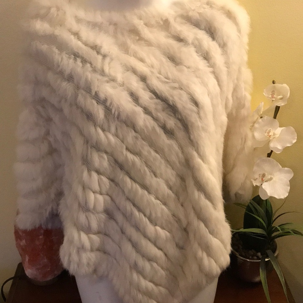 NWOT REAL KNIT RABBIT FUR SHAWL